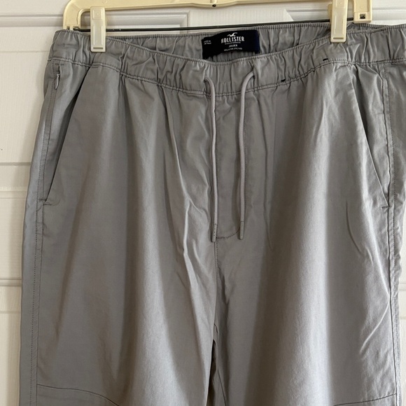 Hollister Light Gray Joggers for Men - Picture 3 of 4